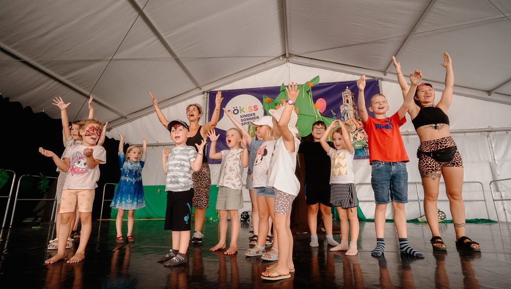 Kinder bei 'NÖ KinderSommerSpielen' (NÖKISS) im Stift Herzogenburg