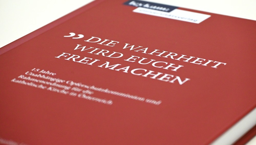 Publikation zu 15 Jahre Unabhängige Opferschutzkommission und Rahmenordnung für die katholische Kirche in Österreich (Erschienen im Oktober 2025)