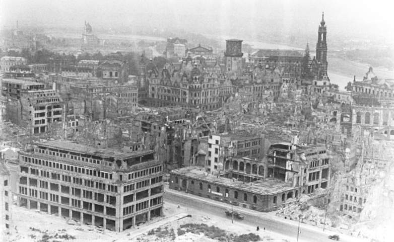 Zerstörtes Stadtzentrum Dresdens nach 1945
