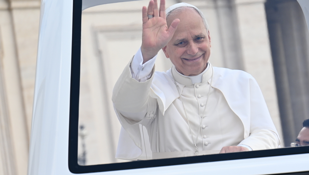 Papst Leo XIV. im Papamobil