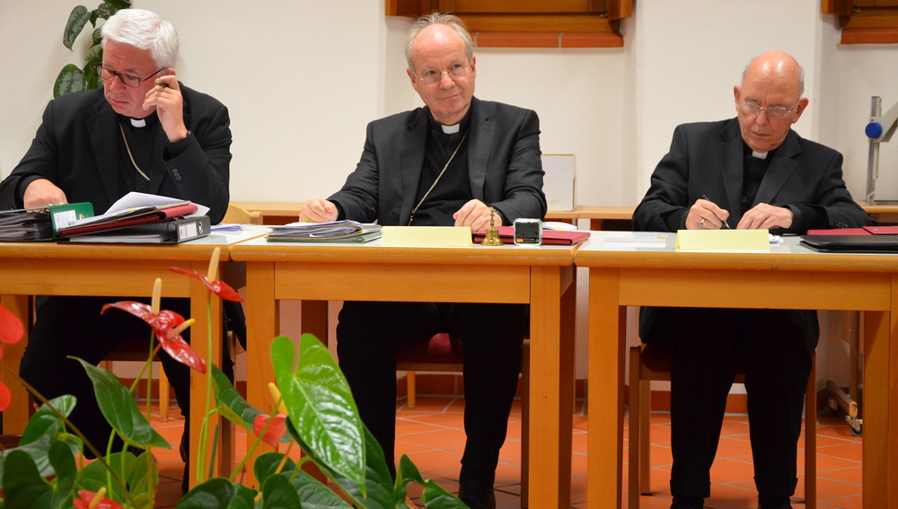 v.l.: EB Franz Lackner, Kardinal Christoph Schönborn, Bischof Klaus Küng