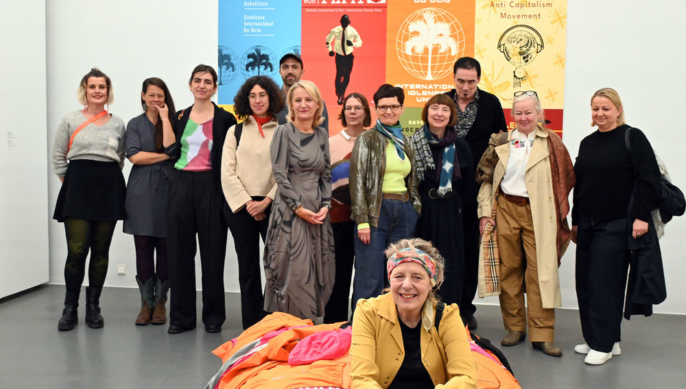 Beteiligte Künstlerinnen und Künstler der Ausstellung 'Alles in Arbeit' im Wiener Dommuseum