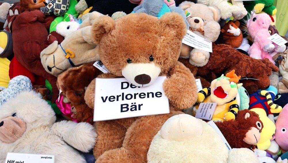 Aktion 'Teddybär sucht Kind' auf der Wiener Mariahilferstraße