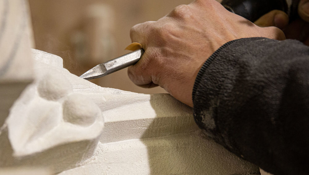 Die Arbeit der Dombauh?tte tr?gt wesentlich zur permanenten und nachhaltigen Pflege des jeweiligen Doms bei und ist ein Garant f?r die Erhaltung und Weitergabe traditioneller Handwerkstechniken.