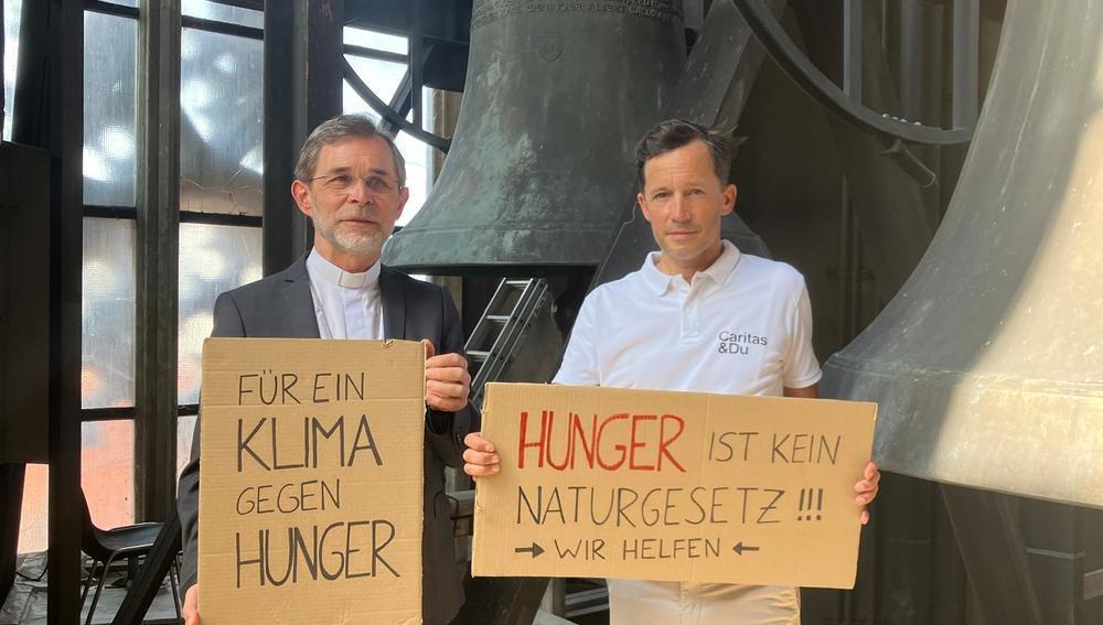 Am Foto (v.r.n.r.): Erzbischof Josef Grünwidl und Klaus Schwertner, Direktor der Caritas Wien