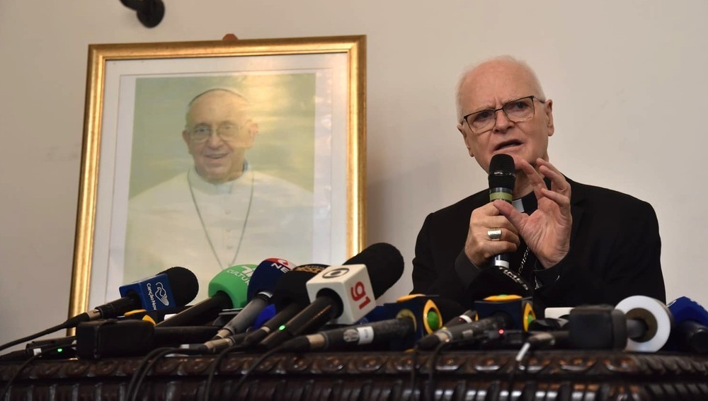 Kardinal Odilo Scherer bei Medientermin nach Tod von Papst Franziskus