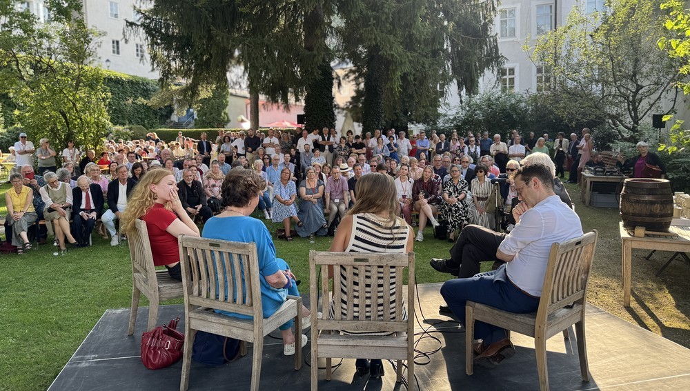 Empfang für die Teilnehmenden der Salzburger Hochschulwochen am 7. August 2025 im Garten des Erzbischofs