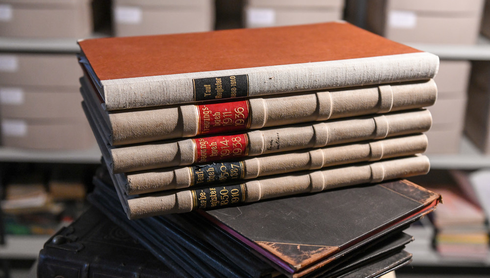 Historisches Buch mit Pfarrmatriken